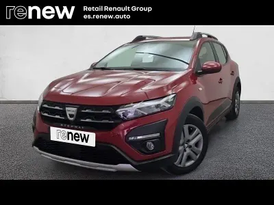 Usado Dacia Sandero Comfort 101 CV (74 kW) 2021 Rojo Berlina