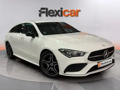 Usado Mercedes CLA200 Shooting Brake 163 CV (119 kW) 2020 Blanco Familiar