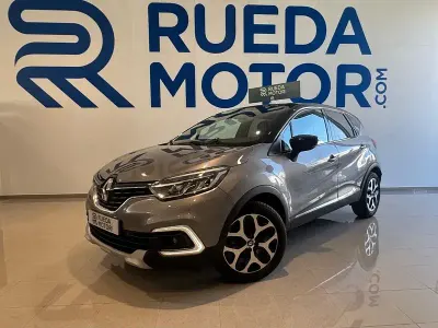 Usado Renault Captur LIMITED 130 CV (95 kW) 2019 Gris / plata SUV