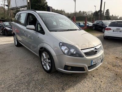 Usado Opel Zafira Cosmo 120 CV (88 kW) 2006 Amarillo Monovolumen