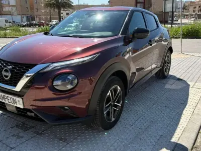 Usado Nissan Juke N-Connecta 113 CV (83 kW) 2025 Burdeos SUV