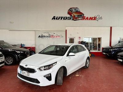 Usado Kia Ceed 136 CV (100 kW) 2021 Blanco Utilitario