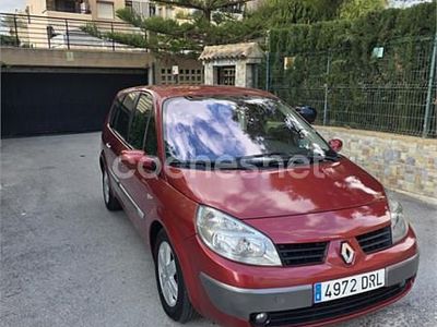 Usado Renault Scénic II Dynamique 120 CV (88 kW) 2005 Rojo Monovolumen
