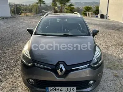 Usado Renault Clio 90 CV (66 kW) 2015 Marrón Familiar