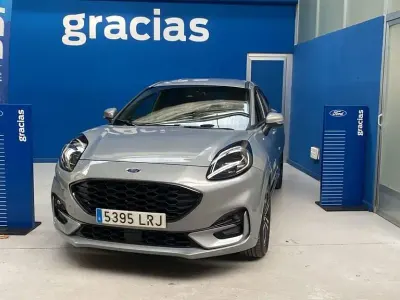 Usado Ford Kuga ST-Line 225 CV (165 kW) 2024 Blanco SUV