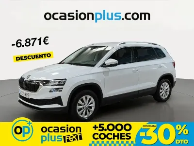 Usado Skoda Karoq Selection 115 CV (84 kW) 2024 Blanco SUV
