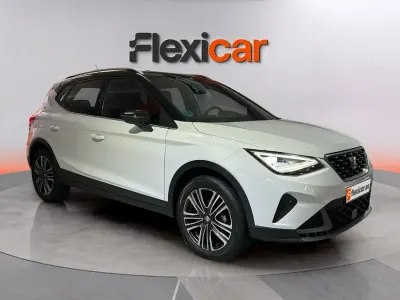 Usado Seat Arona Xperience 116 CV (85 kW) 2024 Blanco SUV