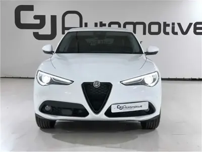 Usado Alfa Romeo Stelvio Sprint 190 CV (139 kW) 2022 Blanco SUV