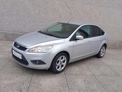 Usado Ford Focus Trend 90 CV (66 kW) 2009 Plateado Utilitario