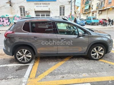 Usado Peugeot 2008 Style 110 CV (80 kW) 2017 Beige SUV