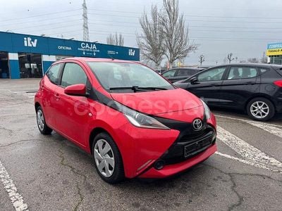 Rojo Usado 2015 Toyota Aygo X-clusiv Utilitario | 5750 € (Buen precio)
