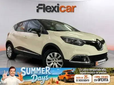 Usado Renault Captur Zen 90 CV (66 kW) 2016 Beige SUV