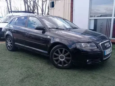 Usado Audi A3 Sportback Attraction 105 CV (77 kW) 2006 Negro Utilitario