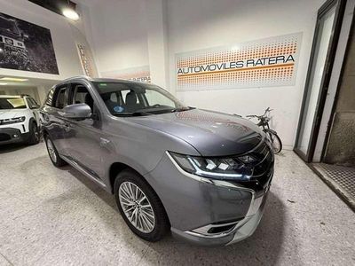 Usado Mitsubishi Outlander P-HEV Motion 227 CV (166 kW) 2019 Gris / plata SUV