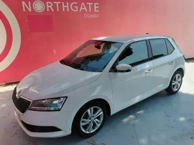 Usado Skoda Fabia Ambition 95 CV (69 kW) 2021 Blanco Utilitario