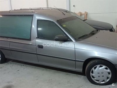 Usado Opel Astra 68 CV (50 kW) 1997 Gris / plata Familiar