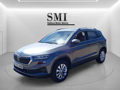 Usado Skoda Karoq Selection 150 CV (110 kW) 2024 Gris SUV