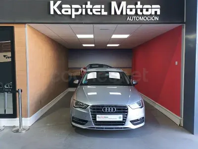 Usado Audi A3 Attraction 110 CV (80 kW) 2014 Gris / plata Berlina