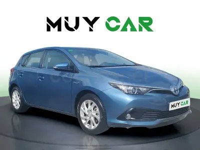 Usado Toyota Auris Hybrid Active 136 CV (100 kW) 2018 Azul Utilitario