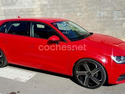 Usado Audi A3 Ambiente 150 CV (110 kW) 2014 Rojo Berlina