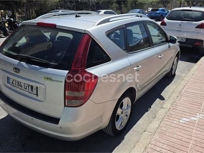 Używany Kia Ceed Active 115 KM (84 kW) 2011 Szary Hatchback
