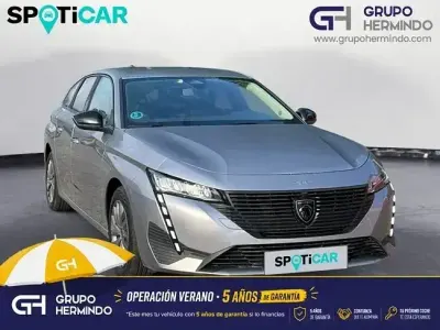 Usado Peugeot 308 SW Active 130 CV (95 kW) 2022 Gris / plata Familiar