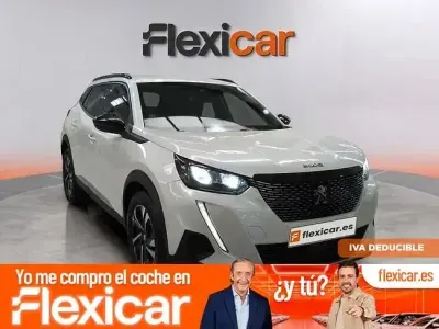 Usado Peugeot 2008 Allure 130 CV (95 kW) 2023 Blanco SUV