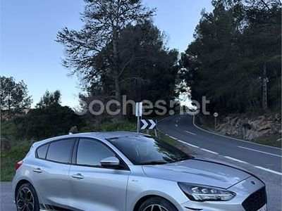 Usado Ford Focus ST-Line 125 CV (91 kW) 2020 Gris / plata Berlina