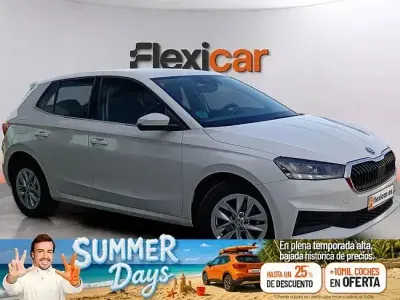 Usado Skoda Fabia Active 80 CV (58 kW) 2022 Blanco Utilitario