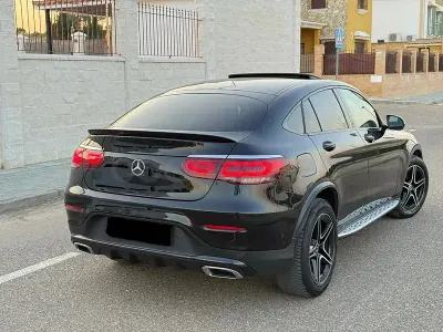 Usado Mercedes GLC220 194 CV (142 kW) 2020 Negro SUV