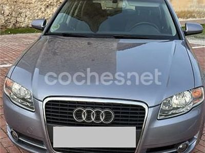 Usado Audi A4 140 CV (102 kW) 2005 Gris / plata Berlina
