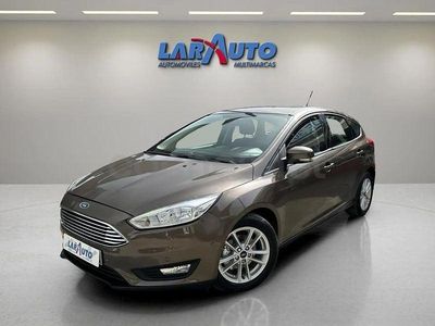 Begagnad Ford Focus Trend 120 HK (88 kW) 2017 Brun Sedan