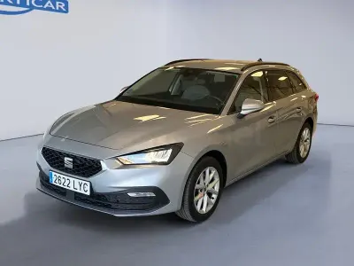 Usado Seat Leon Style 115 CV (84 kW) 2022 Gris / plata Familiar