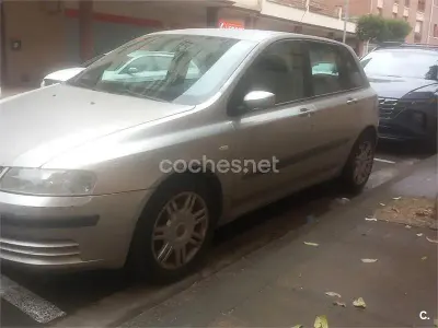 Usado Fiat Stilo Dynamic 133 CV (97 kW) 2002 Gris / plata Familiar
