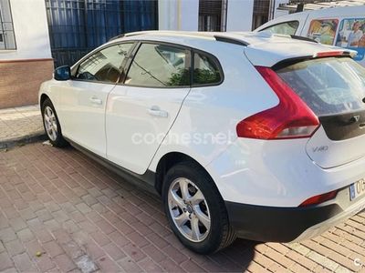 Usado Volvo V40 CC Momentum 115 CV (84 kW) 2015 Blanco Familiar