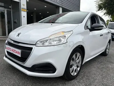 Usado Peugeot 208 Access 75 CV (55 kW) 2016 Blanco Utilitario