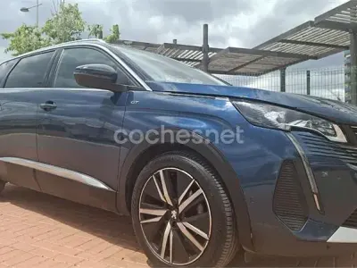 Usado Peugeot 5008 GT 180 CV (132 kW) 2021 Verde SUV