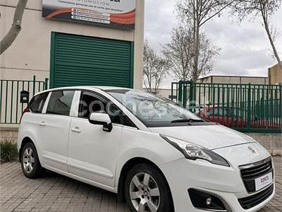 Usado Peugeot 5008 Active 120 CV (88 kW) 2015 Blanco Monovolumen