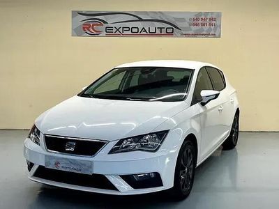 Begagnad Seat Leon Style 131 HK (96 kW) 2019 Vit Halvkombi