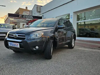 Usado Toyota RAV4 Premium 177 CV (130 kW) 2007 Negro SUV