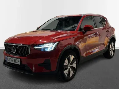 Usado Volvo XC40 Core 211 CV (155 kW) 2022 Granate SUV