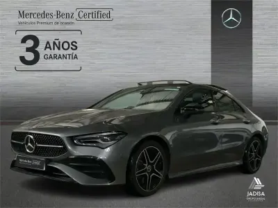 Usado Mercedes CLA200 AMG line 163 CV (119 kW) 2025 Gris Berlina