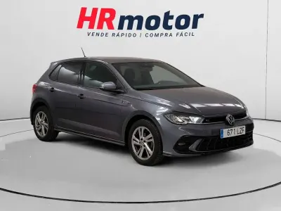 Usado VW Polo R-line 95 CV (69 kW) 2022 Gris Utilitario