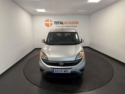 Usado Fiat Doblò Trekking 120 CV (88 kW) 2022 Blanco Monovolumen