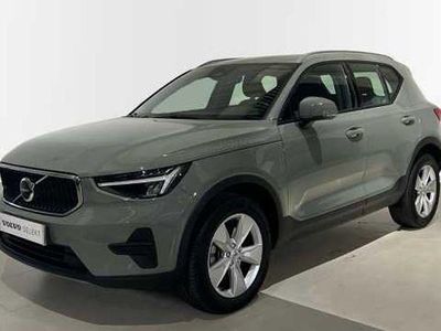 Verde Usado 2025 Volvo XC40 Core SUV | 32.900 €