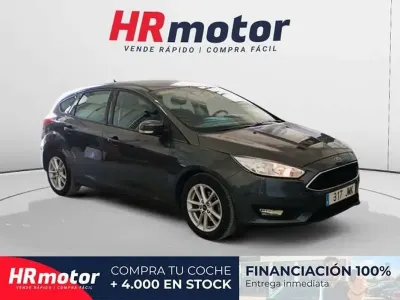 Usado Ford Focus Trend+ 120 CV (88 kW) 2016 Gris Utilitario