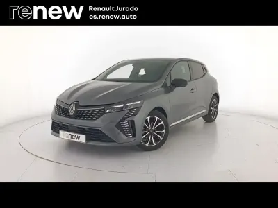 Usado Renault Clio Techno 90 CV (66 kW) 2024 Gris Utilitario