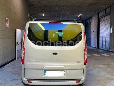 Usado Ford Tourneo Titanium 170 CV (125 kW) 2018 Gris / plata Monovolumen
