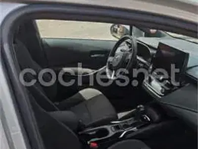 Usado Toyota Corolla Active 140 CV (102 kW) 2023 Gris / plata Familiar