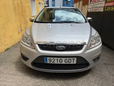 Usado Ford Focus Trend 109 CV (80 kW) 2009 Gris / plata Berlina